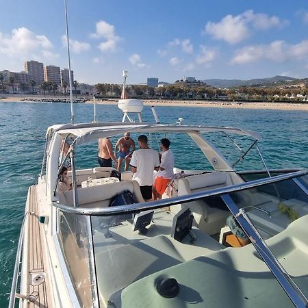 Cozy Yacht Lodge In Barcelona With Boat Tour Option Sant Adria de Besos Exterior foto