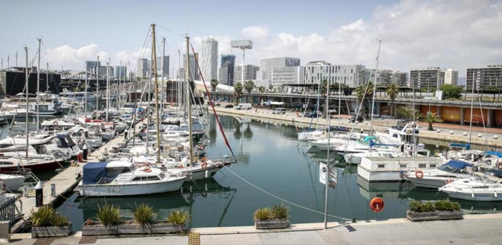 Cozy Yacht Lodge In Barcelona With Boat Tour Option Sant Adria de Besos Exterior foto