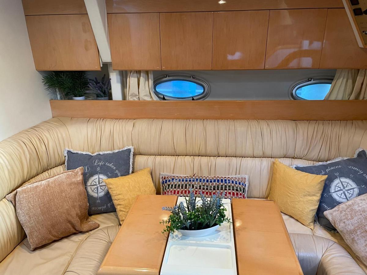 Cozy Yacht Lodge In Barcelona With Boat Tour Option Sant Adria de Besos Exterior foto